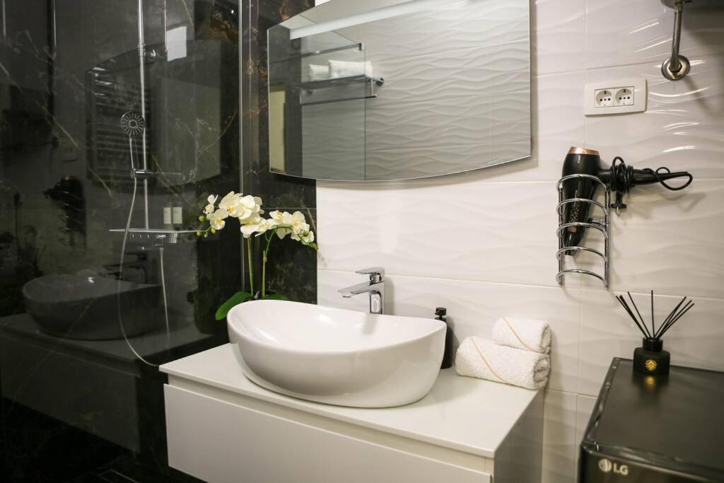 New & Luxury Apartment Tony スプリト エクステリア 写真